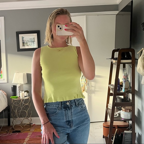 Green top - Picture 5 of 5